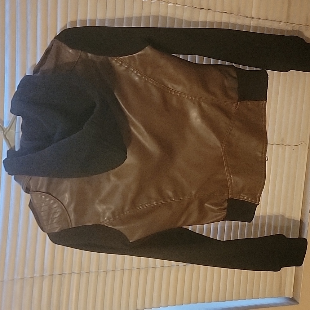 Woman jacket - Picture 2 of 2